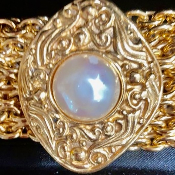 CHANEL 1980’S BYZANTINE STYLE WIDE PEARL METAL CHAIN BRACELET - Picture 5 of 12